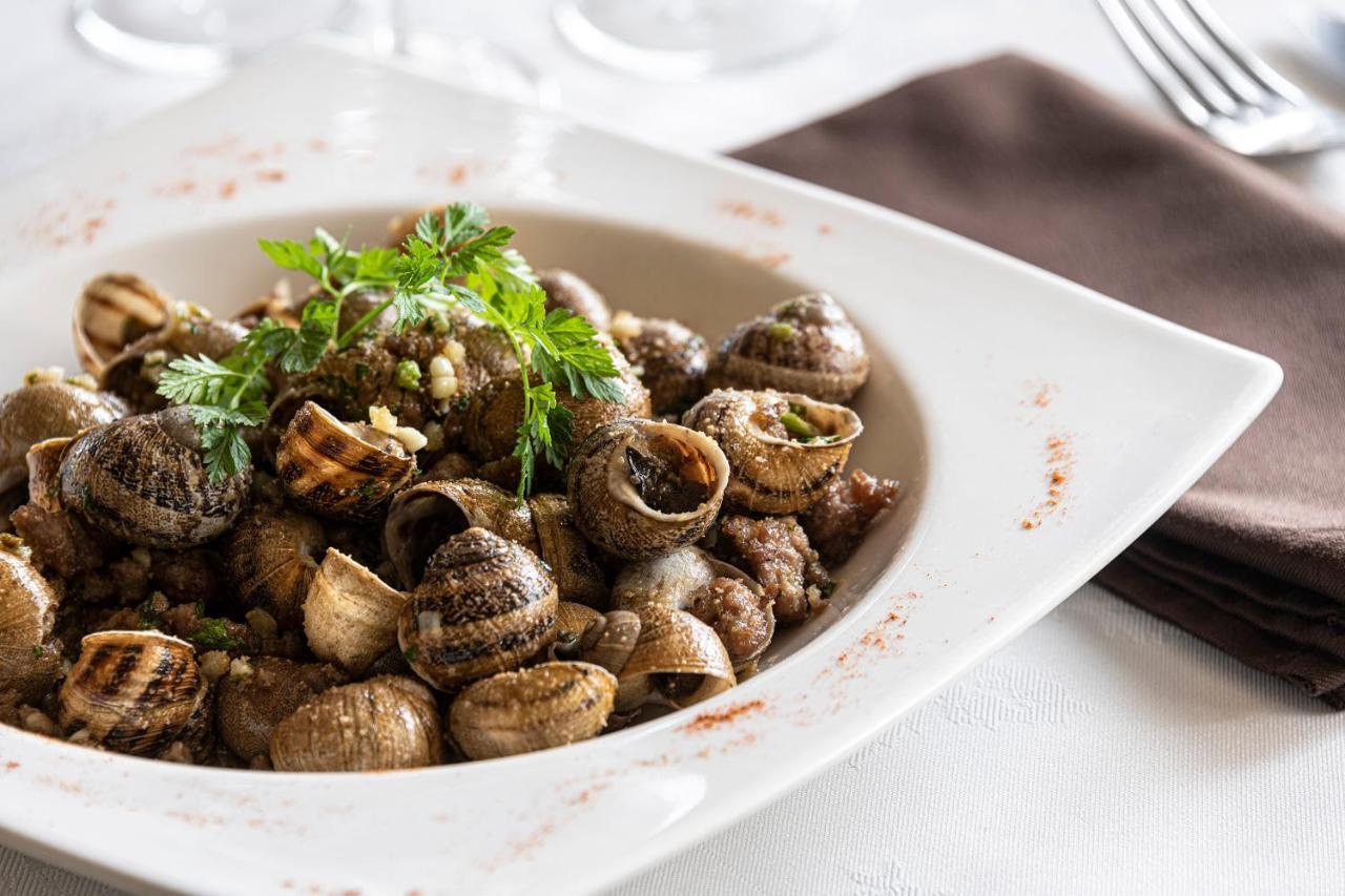 Logis Hotel & Restaurant Le Pardaillan Gondrin Εξωτερικό φωτογραφία