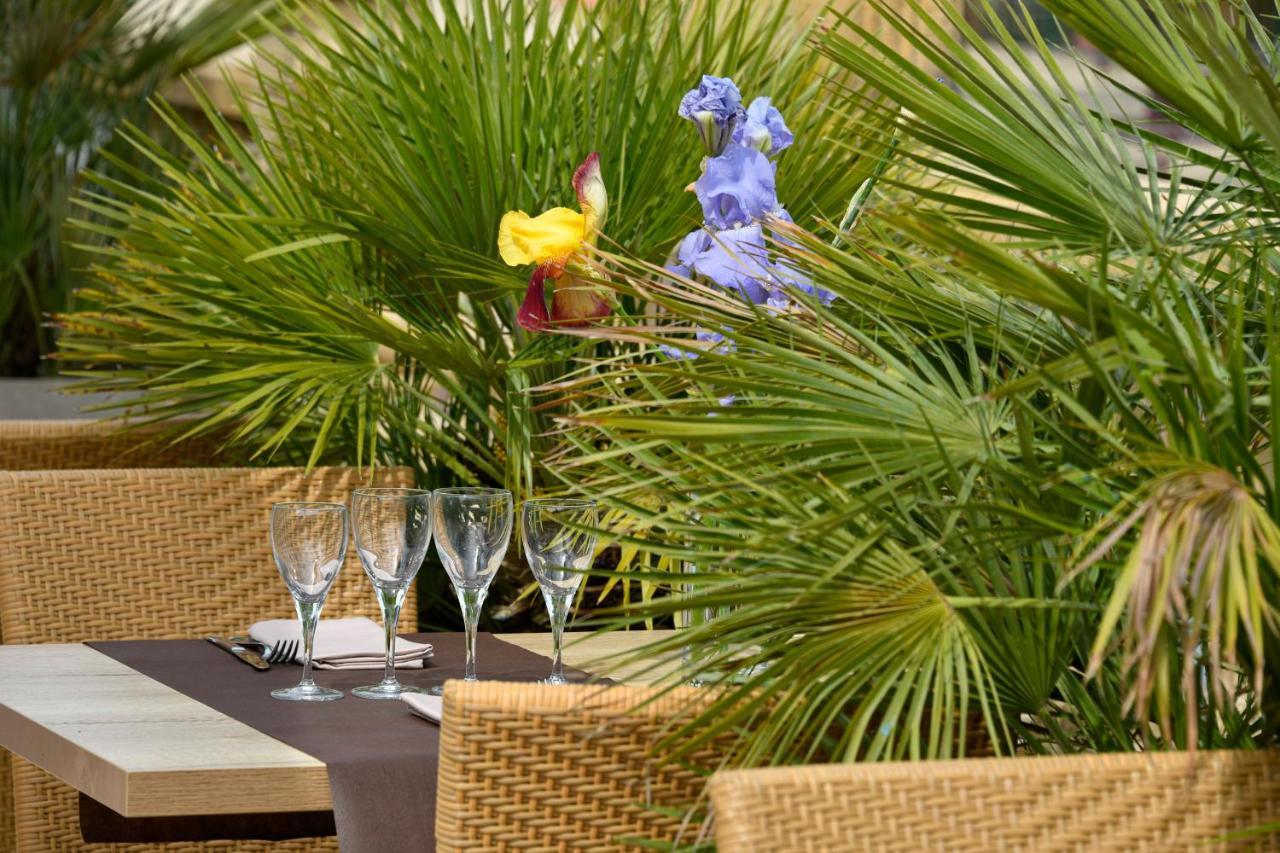 Logis Hotel & Restaurant Le Pardaillan Gondrin Εξωτερικό φωτογραφία